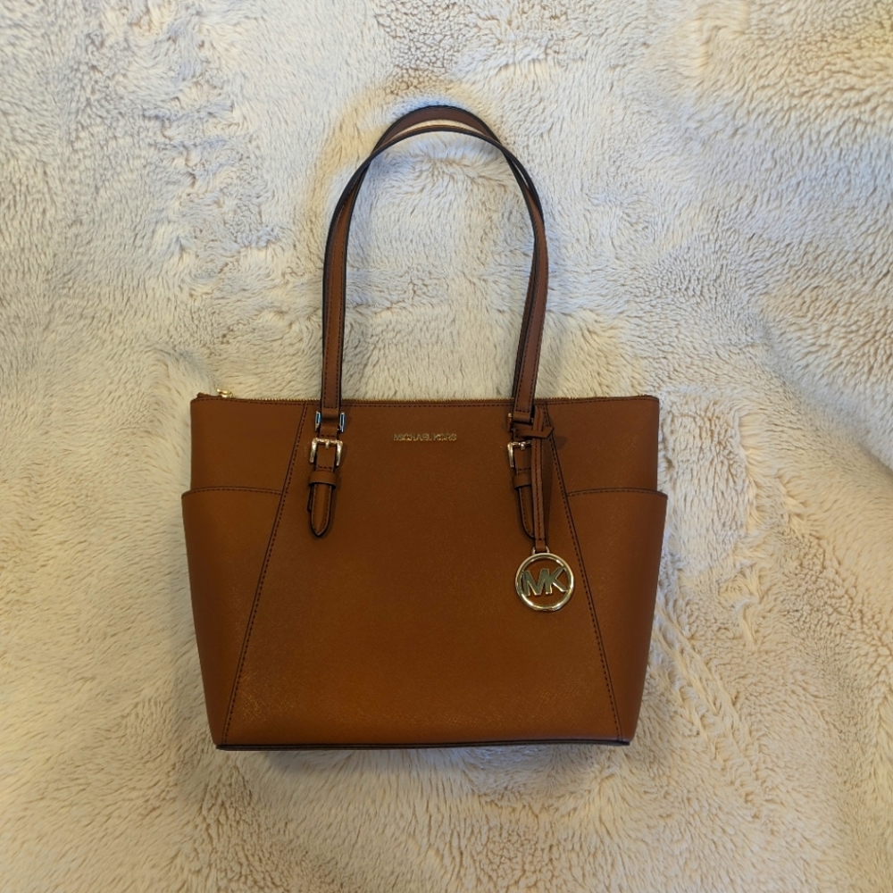 NWT Michael Kors Charlotte leather zippered tote